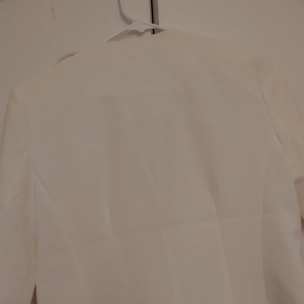 Elegant Ivory Blazer - Picture 4 of 6